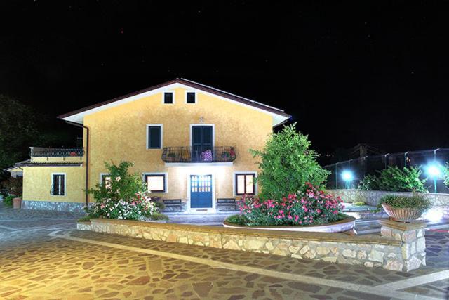 I Due Melograni Agriresort Tarano ภายนอก รูปภาพ