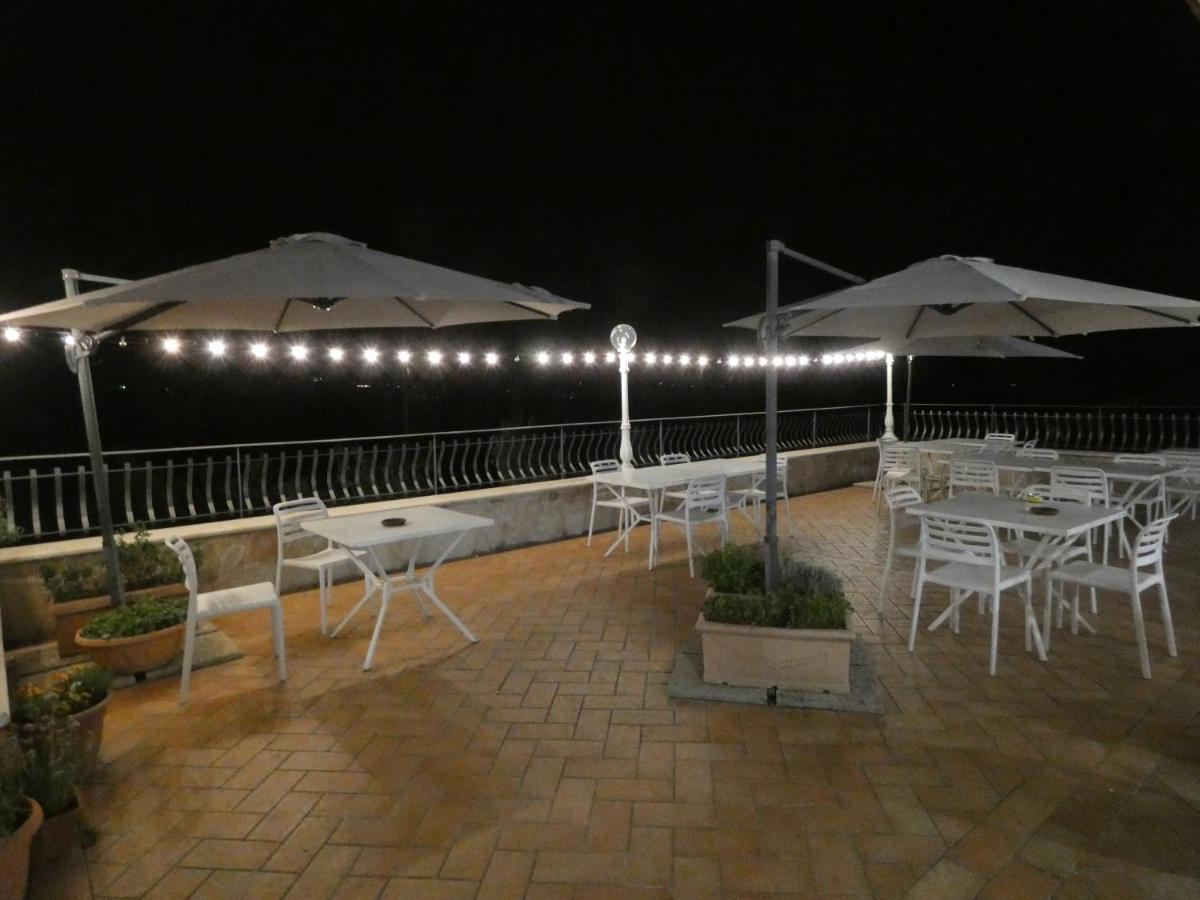 I Due Melograni Agriresort Tarano ภายนอก รูปภาพ